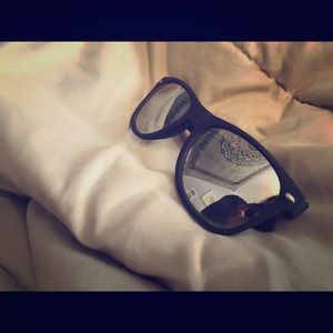 MATTE BLACK SUN GLASSES